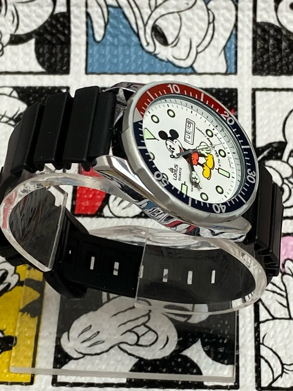 Vintage Disney X Lorus (Seiko) Mickey Mouse Pepsi Bezel Diver Style Watch HTF